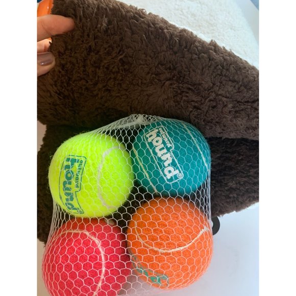 K&H Pet Products Self-Warming Pet Pad Oatmeal/Chocolate 21 X 17 Inches> Plus 4 b - Picture 5 of 6